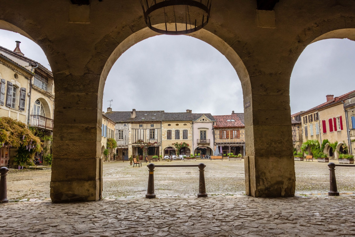 Plaza Real de Labastide du00b4Armagnac, otro aspecto