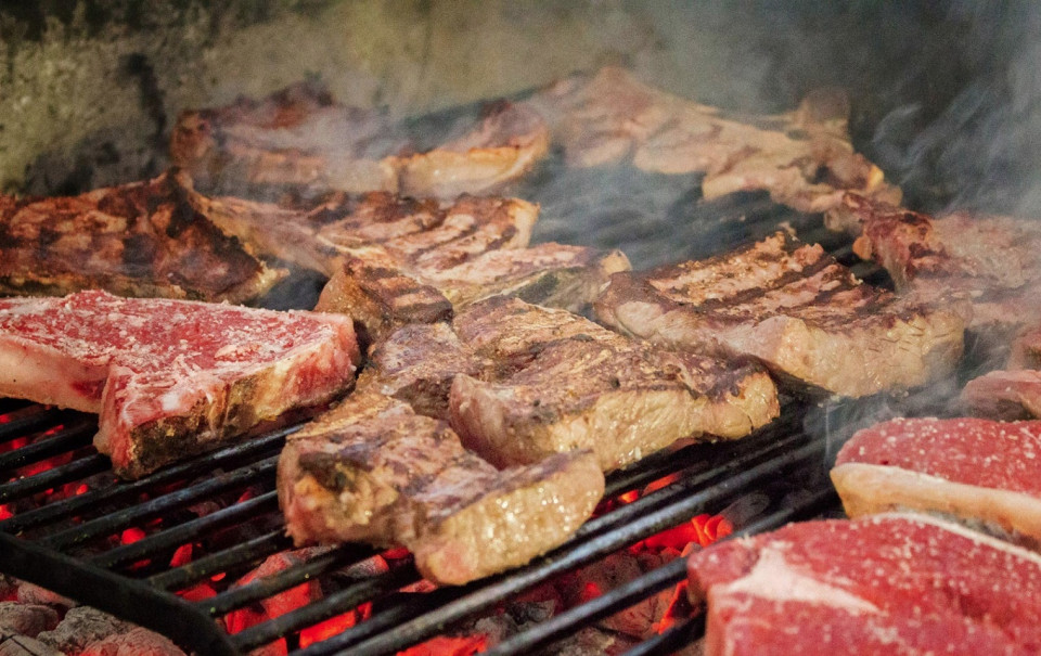 Carne a la brasa en O ABEL