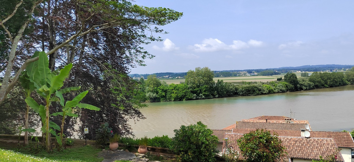 Vistas sobre el Valle del  Kiwi desde el hotel Ecrin des Gaves