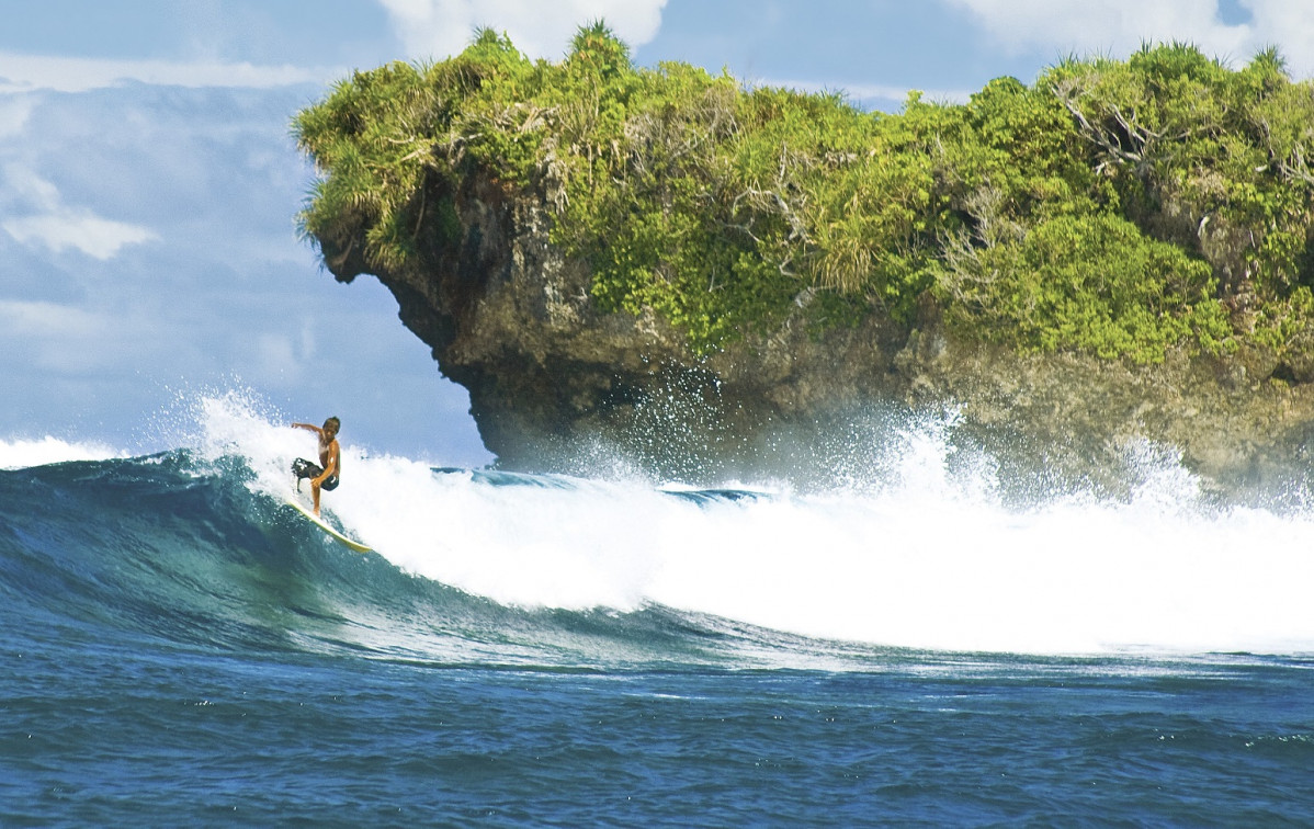 Siargao   Surfing