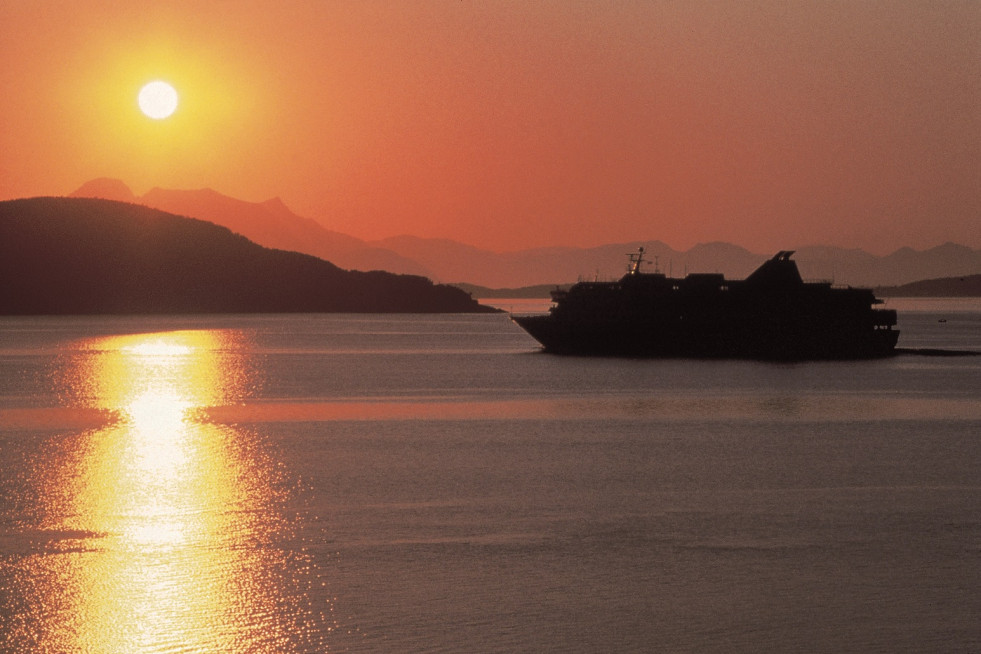 Midnight sun Norway HGR 36335