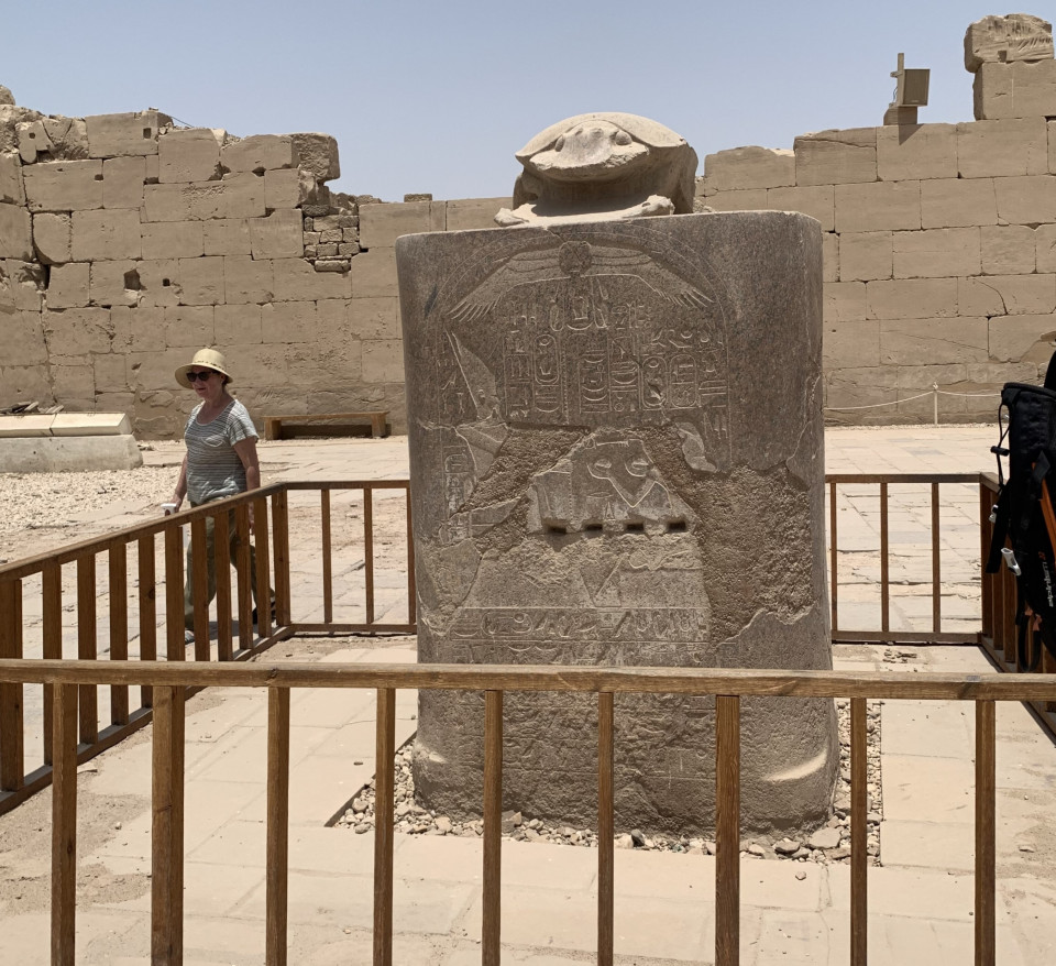 Karnak, escarabajo de la suerte, en el Templo