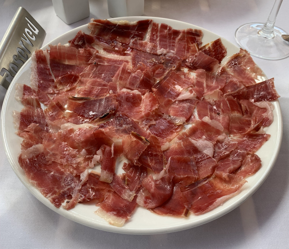 Jamon de bellota, en la terraza del Hotel Ilunion