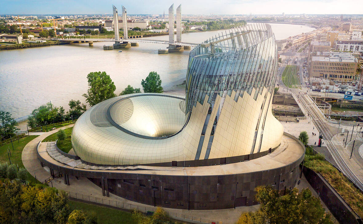 Vistas La Cité du vin, Puente de Chaban Delmas y los barrios nuevos