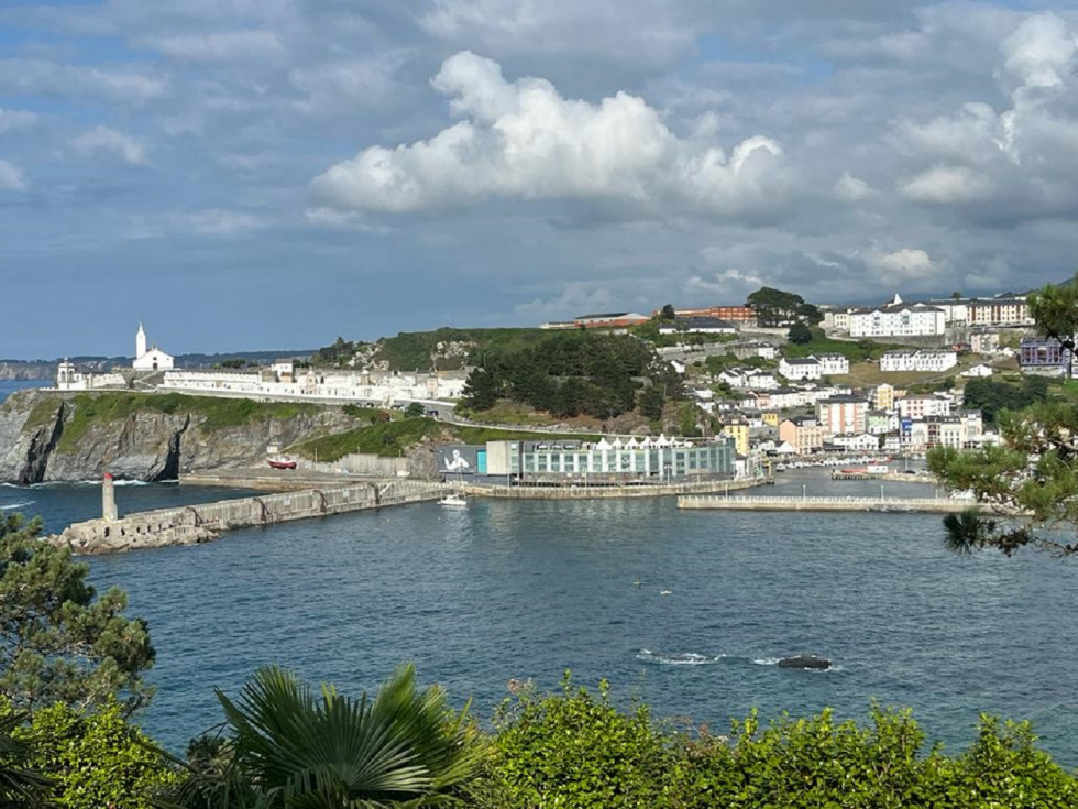 Luarca, desde el jardín
