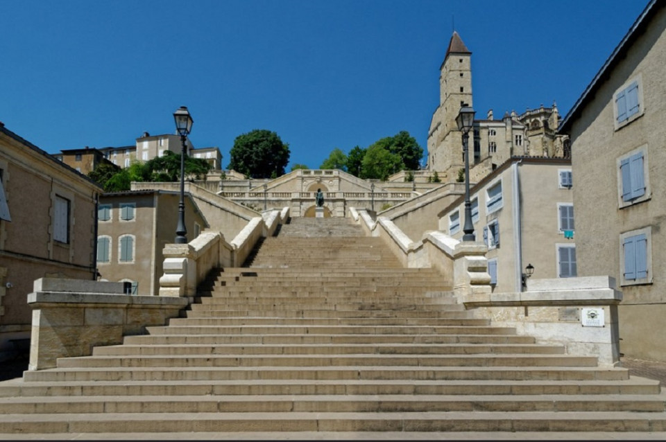 Escalera monumental de Auch