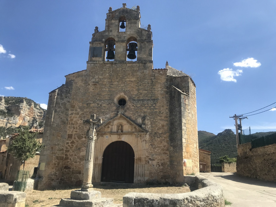 Pesquera de Ebro, Iglesia