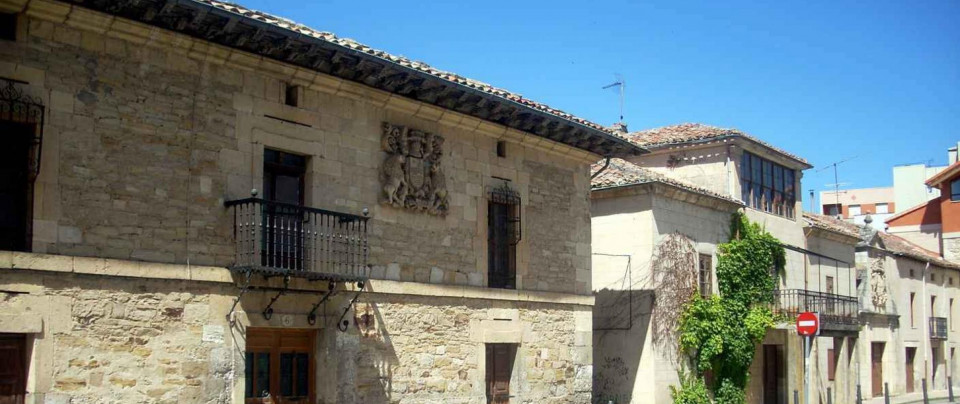 Villarcayo, Casona