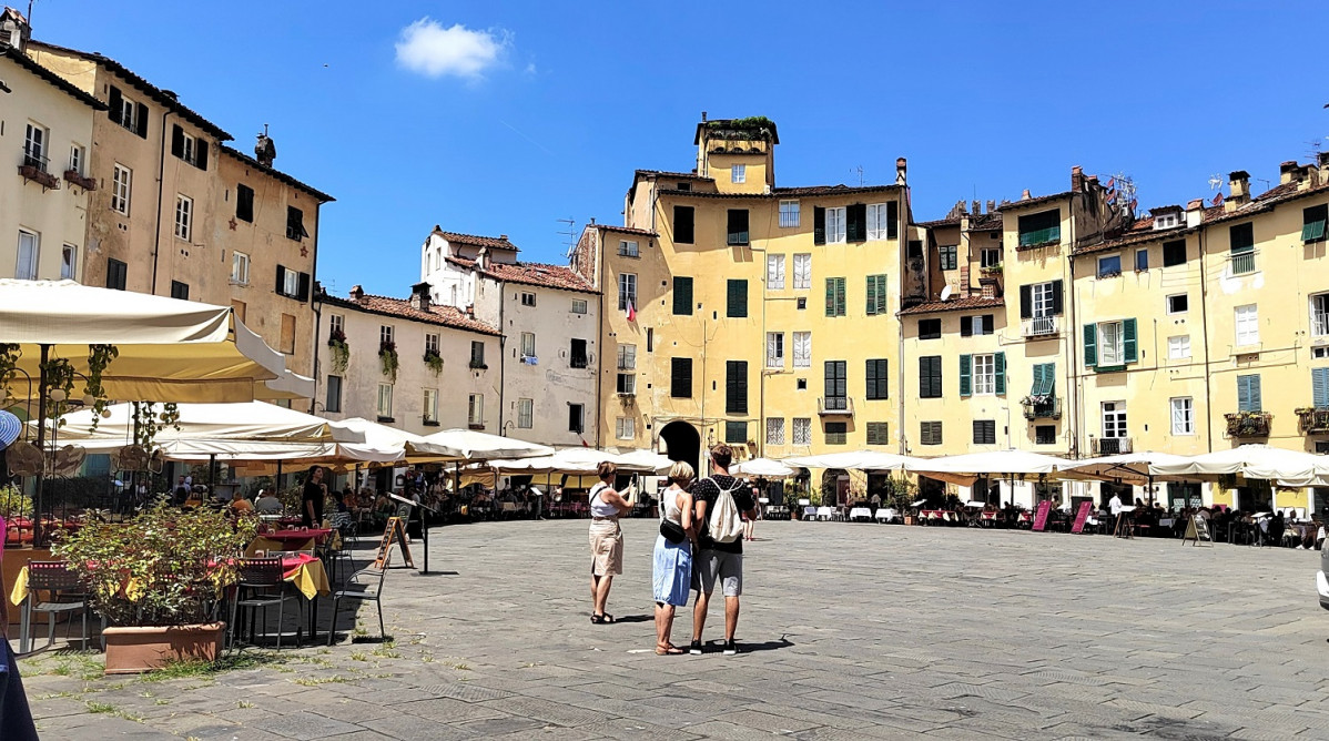 Plaza del Anfiteatro de Lucca