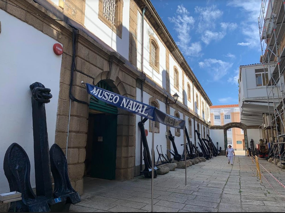 Ferro. Acceso al Museo Naval