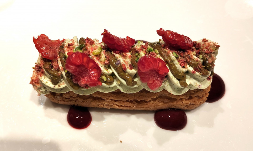 Eclair de Pistacho