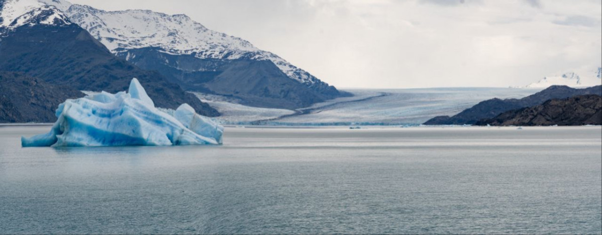 Iceberg desprendido del glaciar Upsala   EM