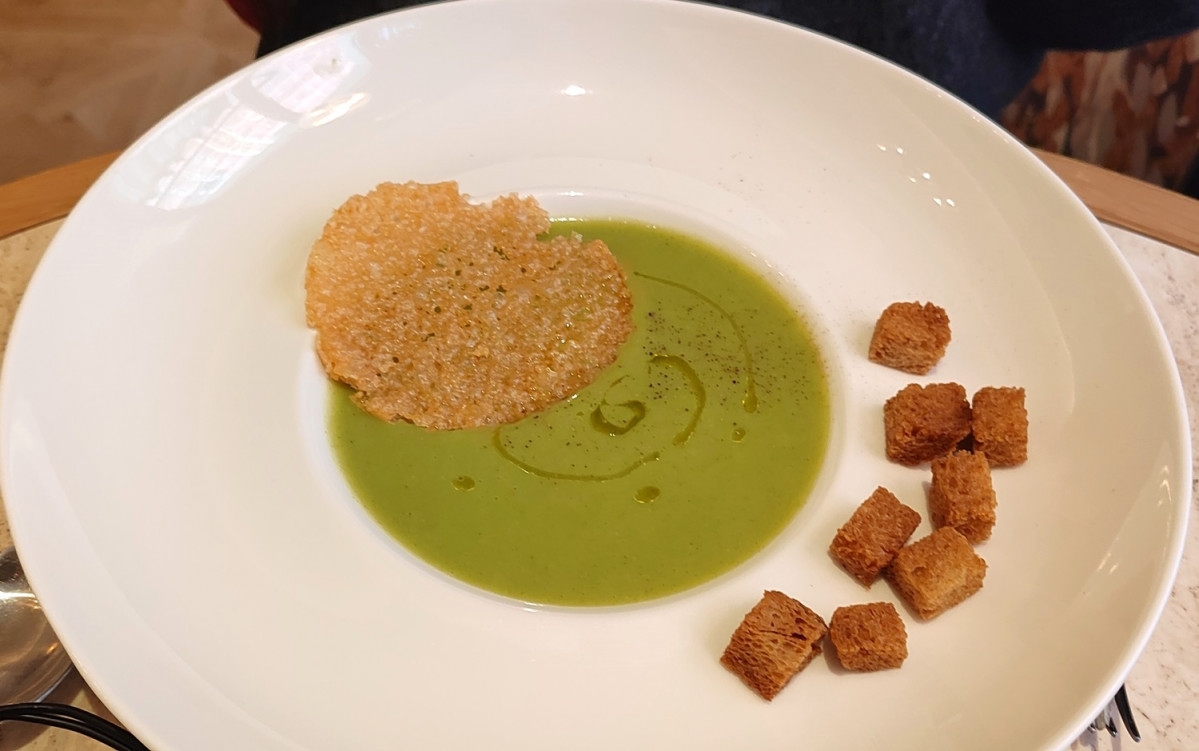 Crema de calabacu00edn en Lu00b4Ambassade