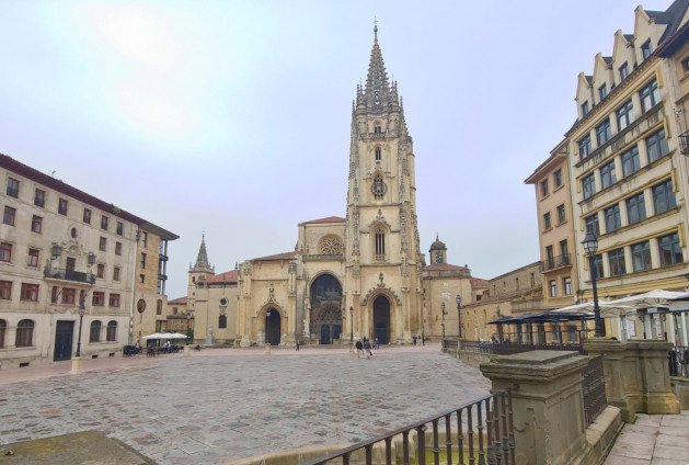 Oviedo, Catedral Carlos Cuesta