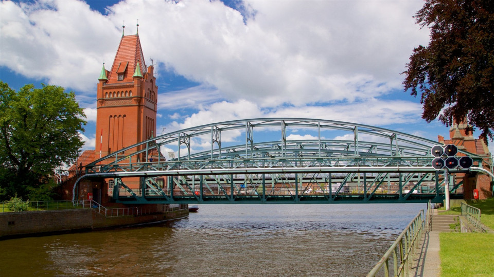 Puente sobre el canal Elba, Lübeck