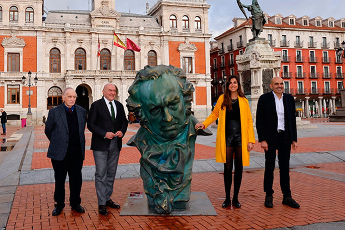 De izq a der, Fernando Mu00e9ndez leite, Presidente de la Acadmeia de Cine, Jesu00fas Julio Carnero, Alcalde de Valladolid @Fernando Blanco