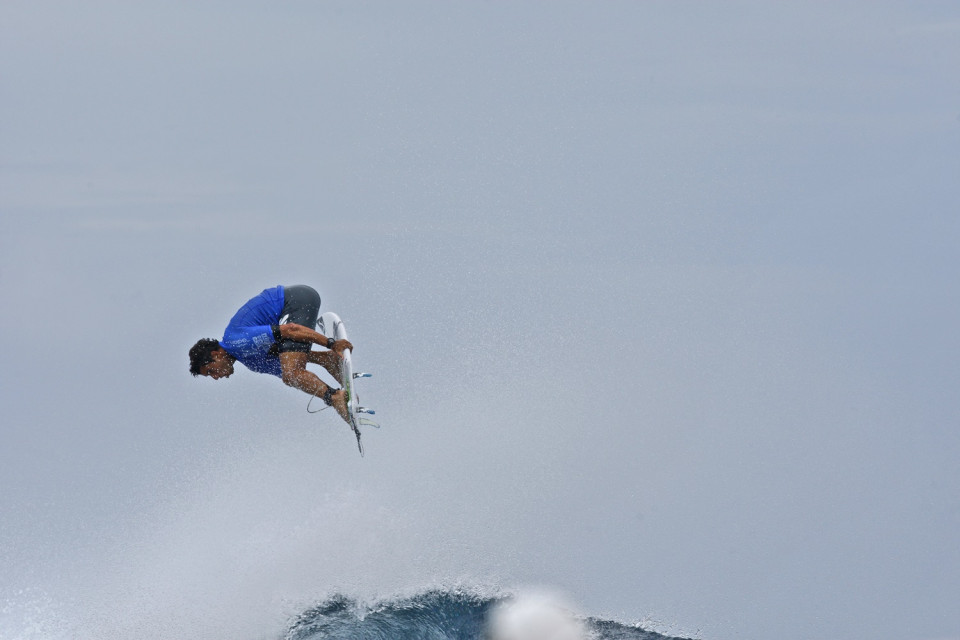 Tahiti Surf © Steve Dickinson