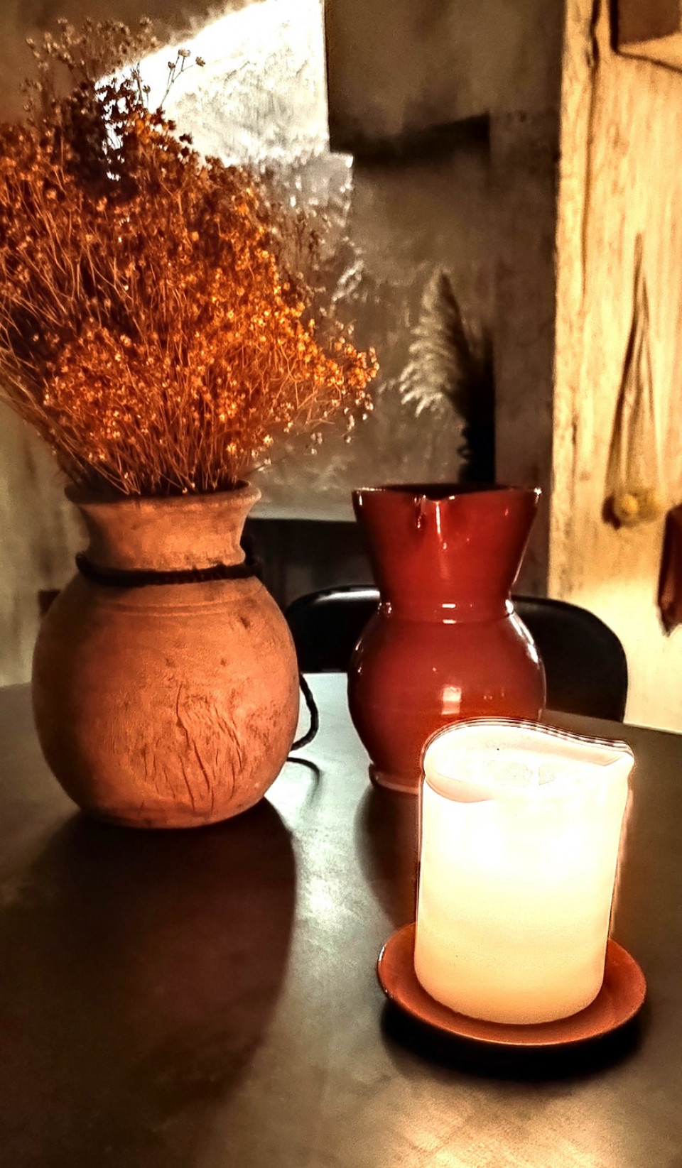 Detalle de sala Araia de noche