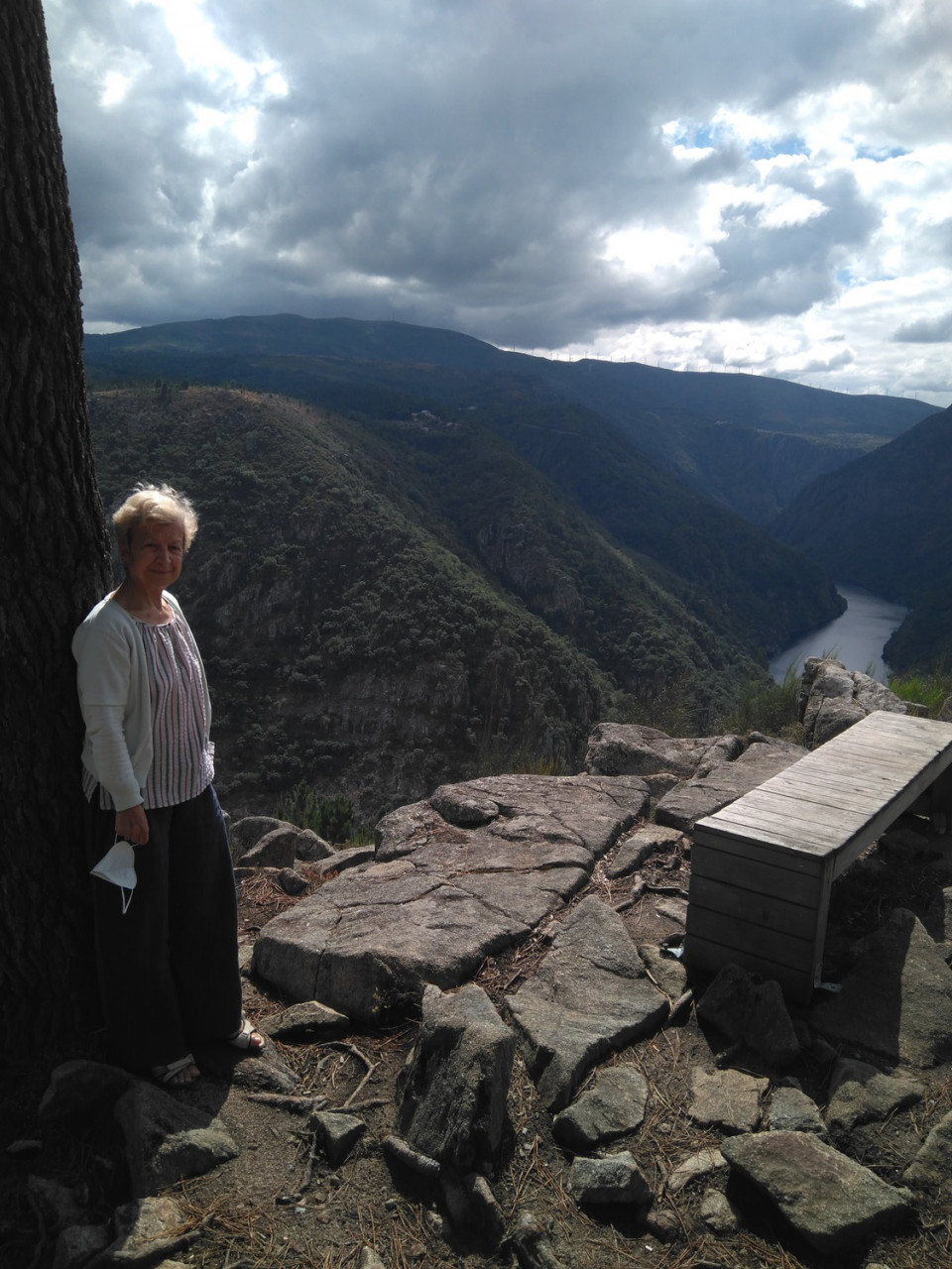 La autora en el Mirador de Santiorxo (Canhones del Sil)