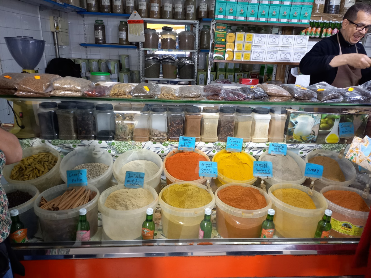 Puesto de especias en el Mercado Central