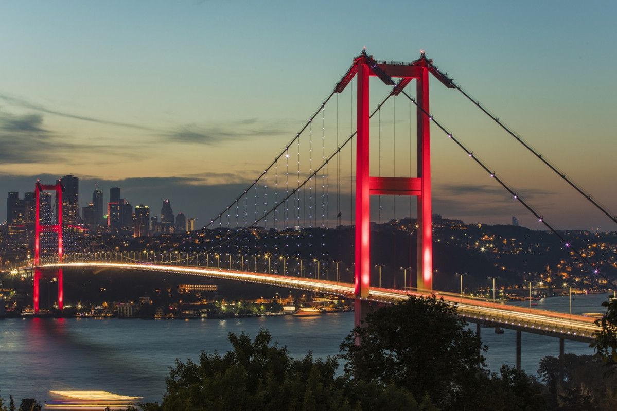 u0130stanbul Bosphorus and Bridge