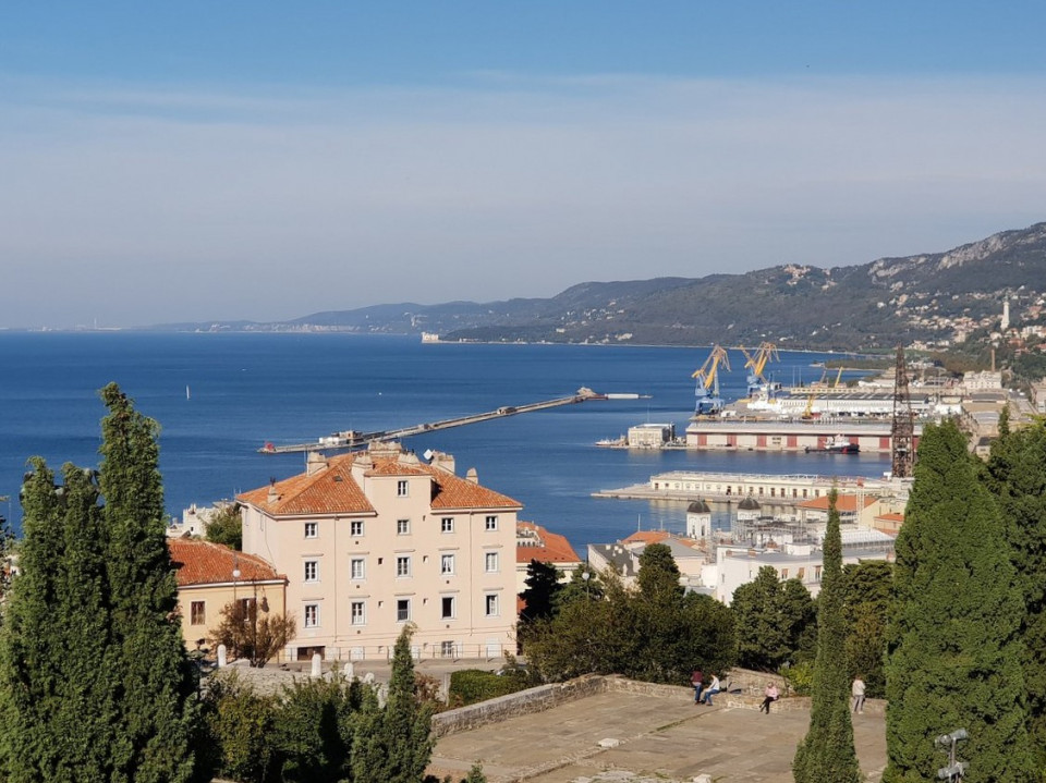 Vista de Trieste y su Bahía desde El Castillo de San Giusto