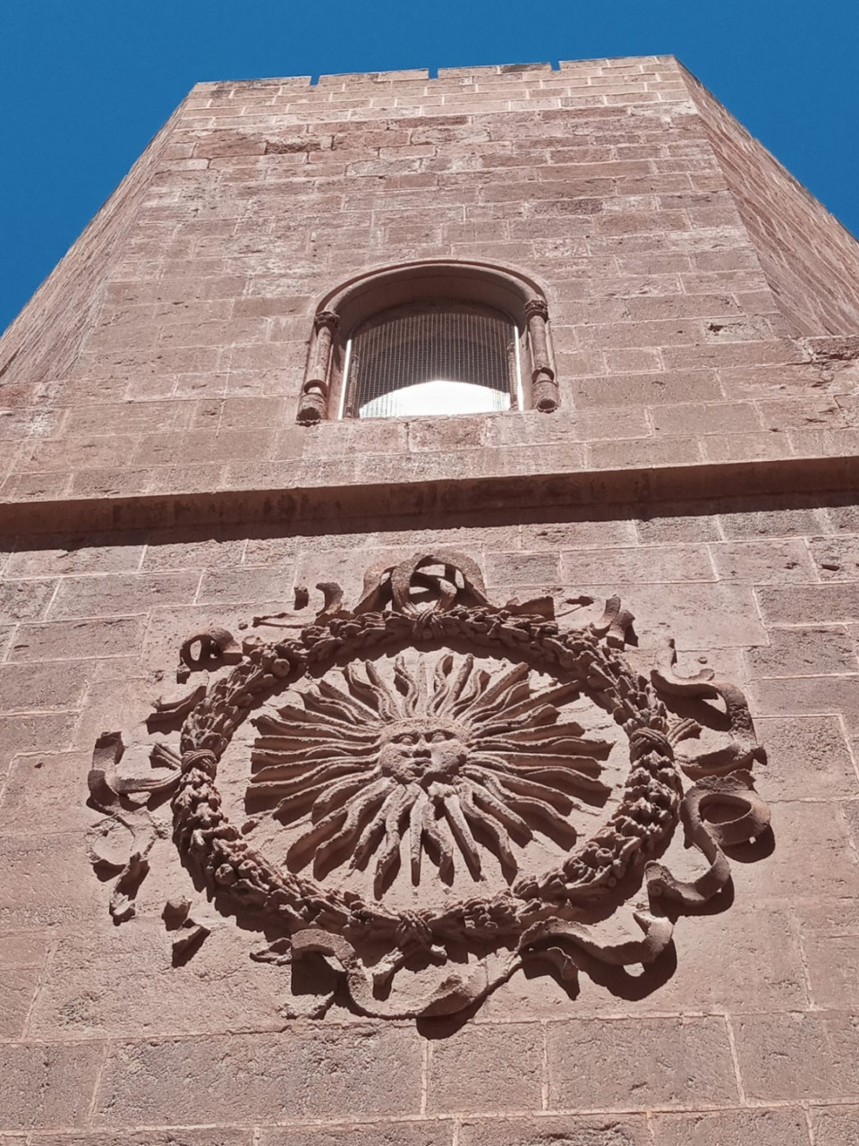 Sol de Portocarrero en la catedral de Almería. Símbolo de la ciudad