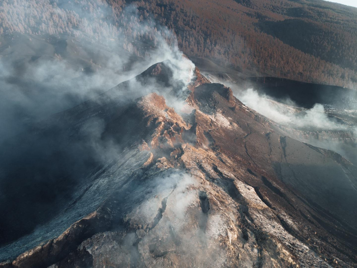 El nuevo volcu00e1n en Cumbre Vieja, una joya de La Palma