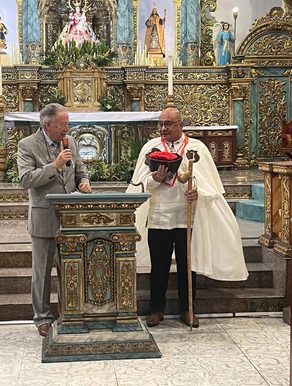 José Rodriguez, Consejero y Delfin Ferrer, Comendador de Orden del Camino de Santiago, en la ceremonoa de nombramiento