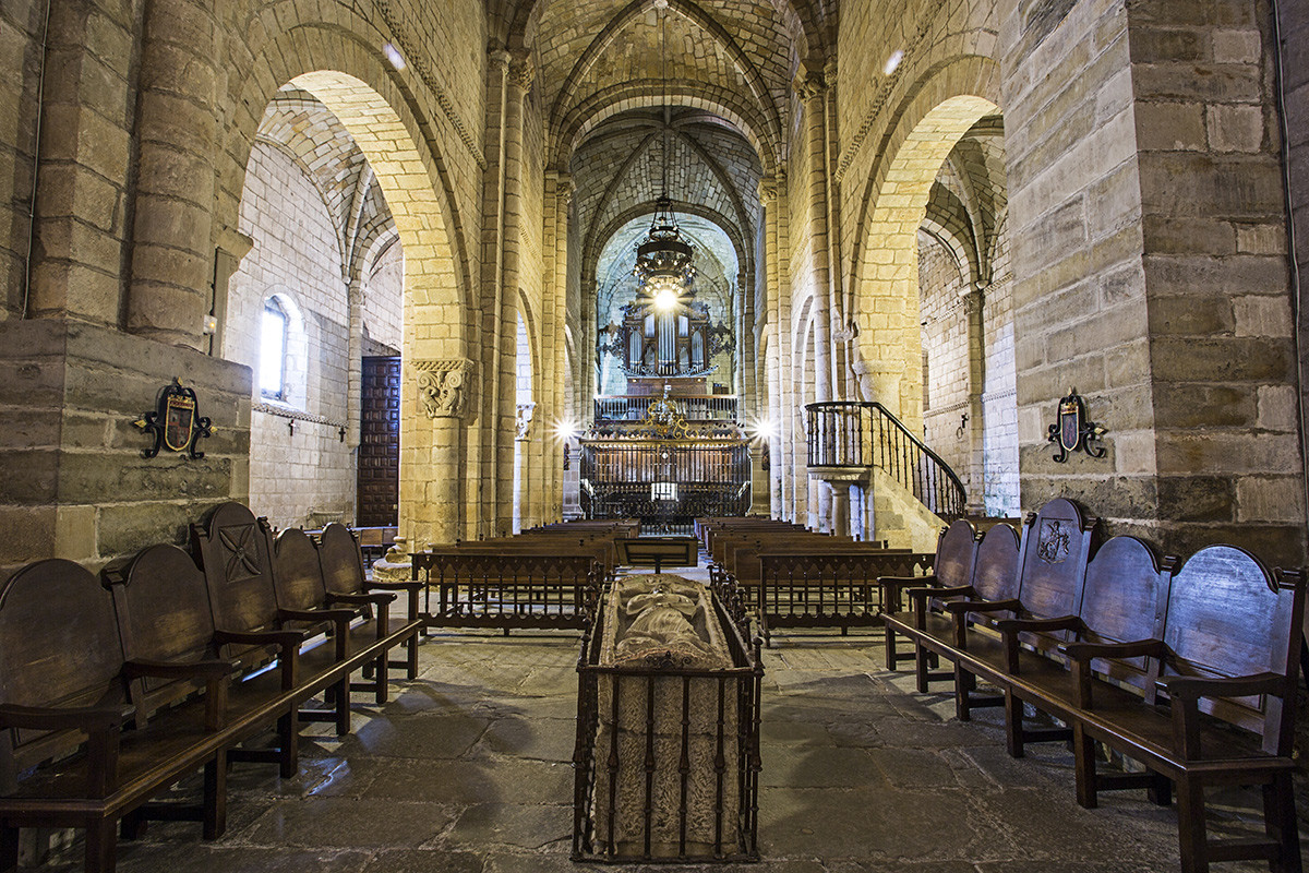 Interior01