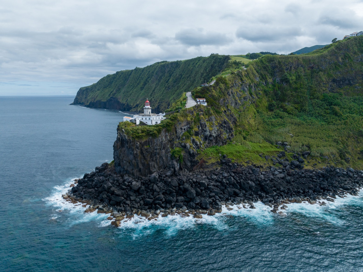 Farol da Ponta do Arnel u2013 Islas Azores u2013 Portugal 2