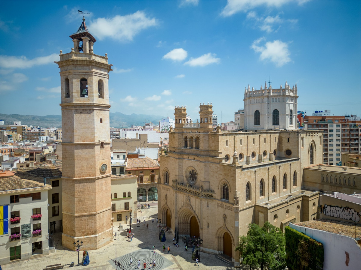 Castellu00f3n, Torre campanario Fadru00ed, Plaza Mayor