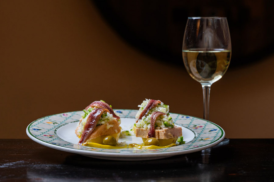 Pintxos de Bonito en escabeche con piparras   Jota
