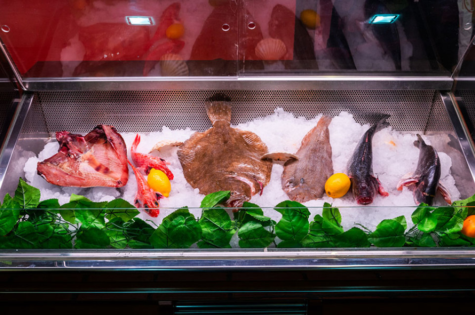 Vitrina con pescado del día   Jota