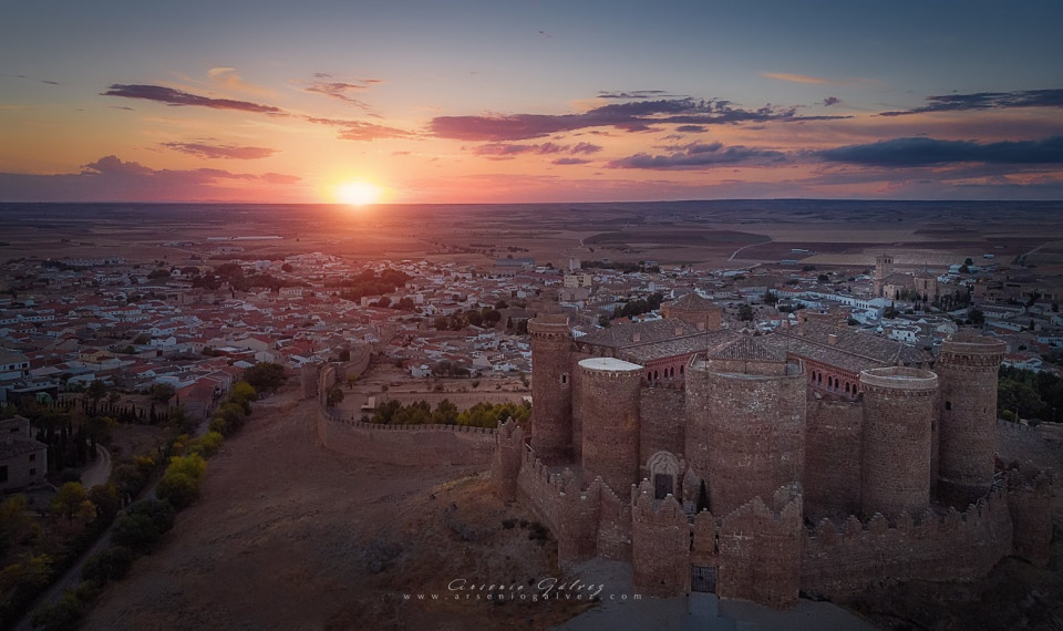 Castillo Belmonte,  Panorámoca noche