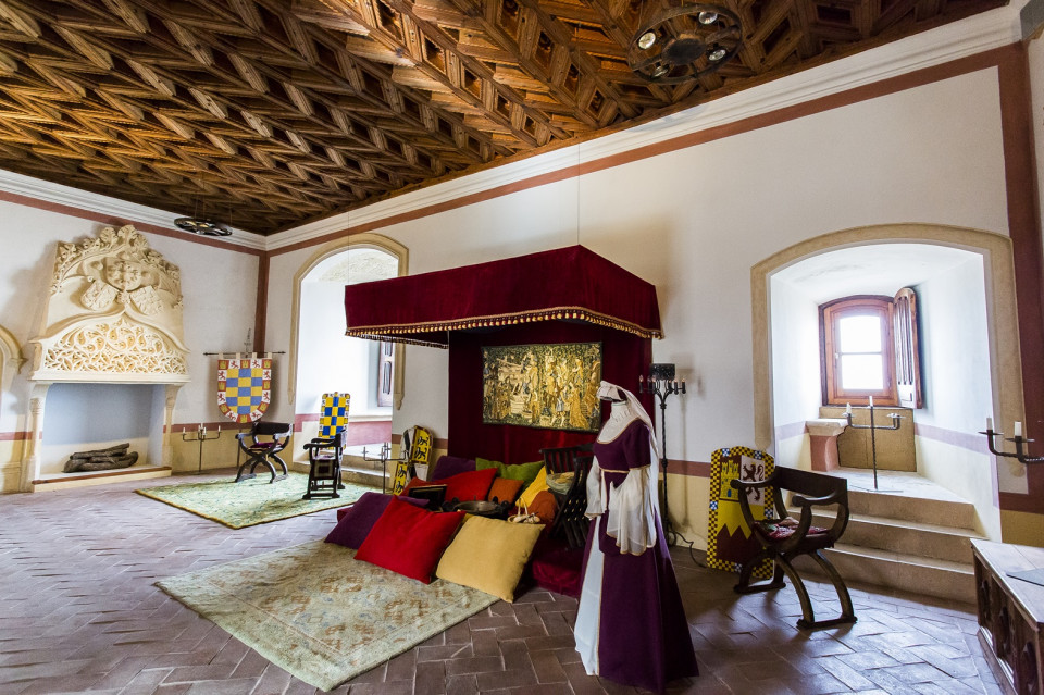 Castillo Belmonte, Planta 1, Estrado