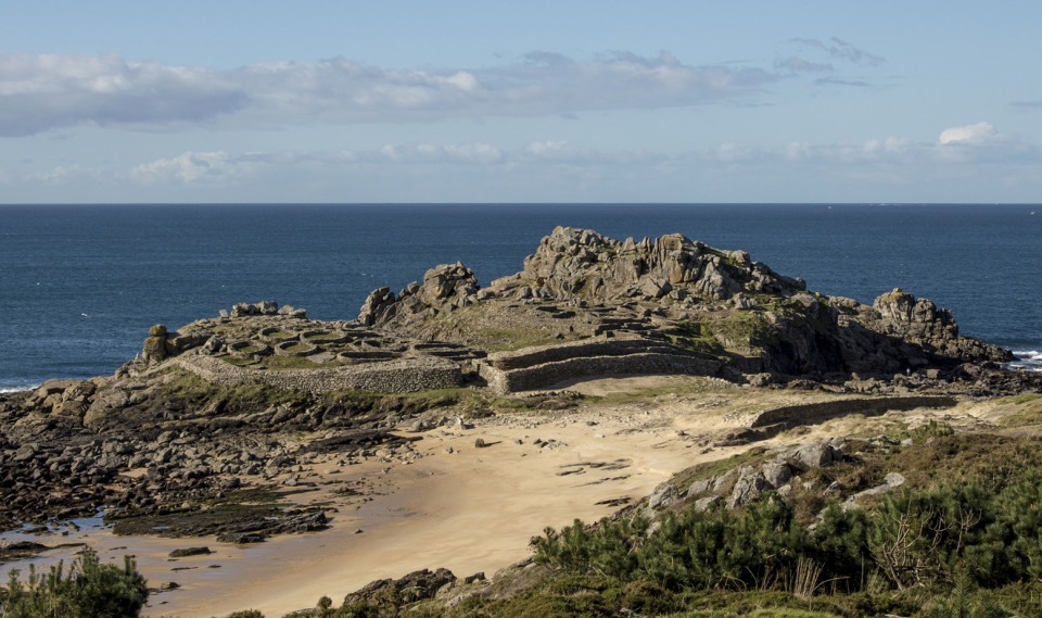 CASTRO DE BAROÑA, Asentamiento Castrexo, en Porto do Son