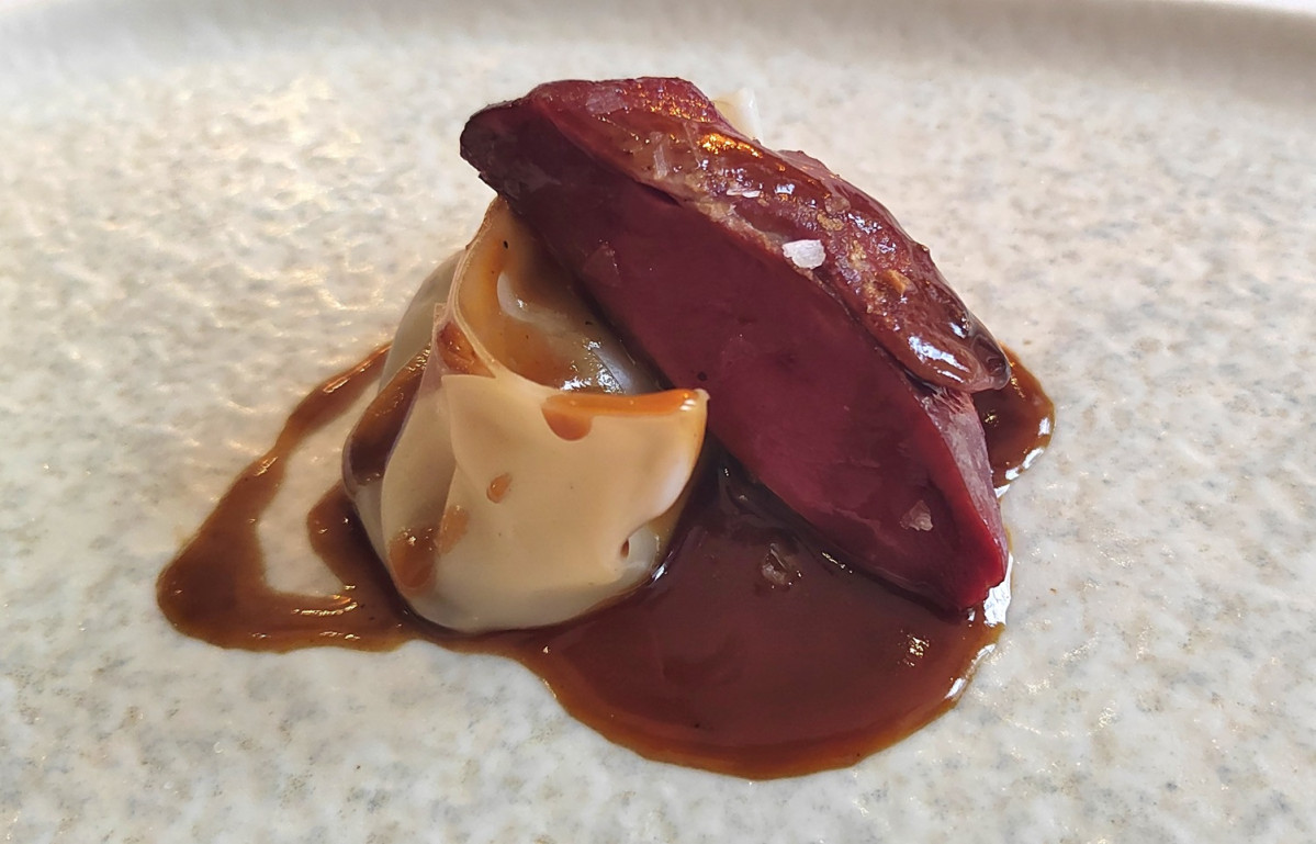 Pichón asado con gyoza de Treze