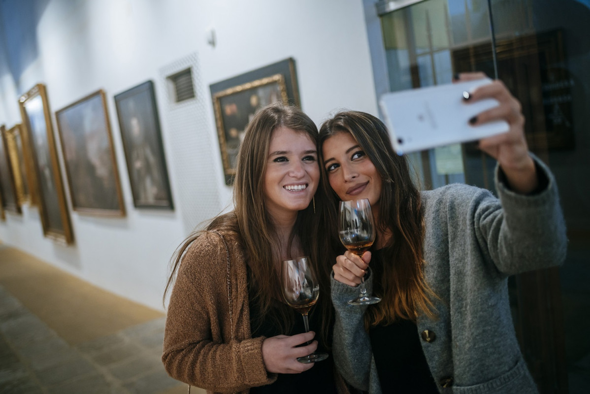 RUTA VINO Y BRANDY DEL MARCO DE JEREZ. Arte y vino en Bodegas Tradiciou0301n