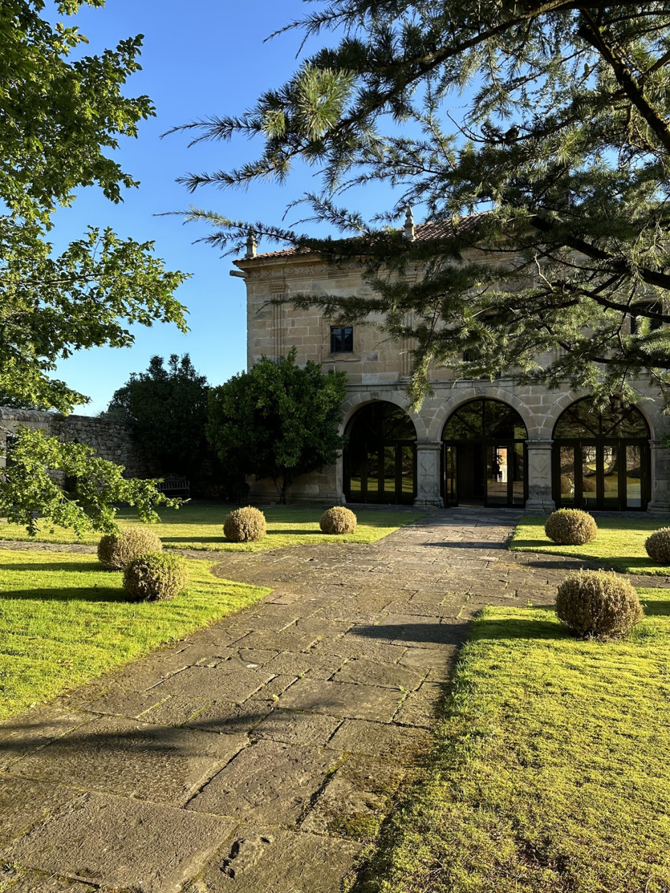 Fachada del Palacio de Helguera