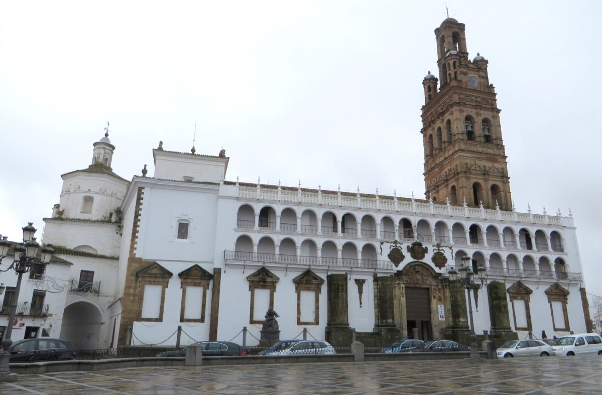 Llerena, Nuestra Seu00f1ora de la Granada, plaza de Espau00f1a