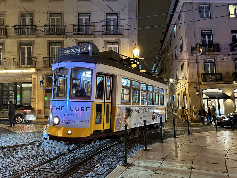 Plaza de Luis de Camoes, Lisboa, aas