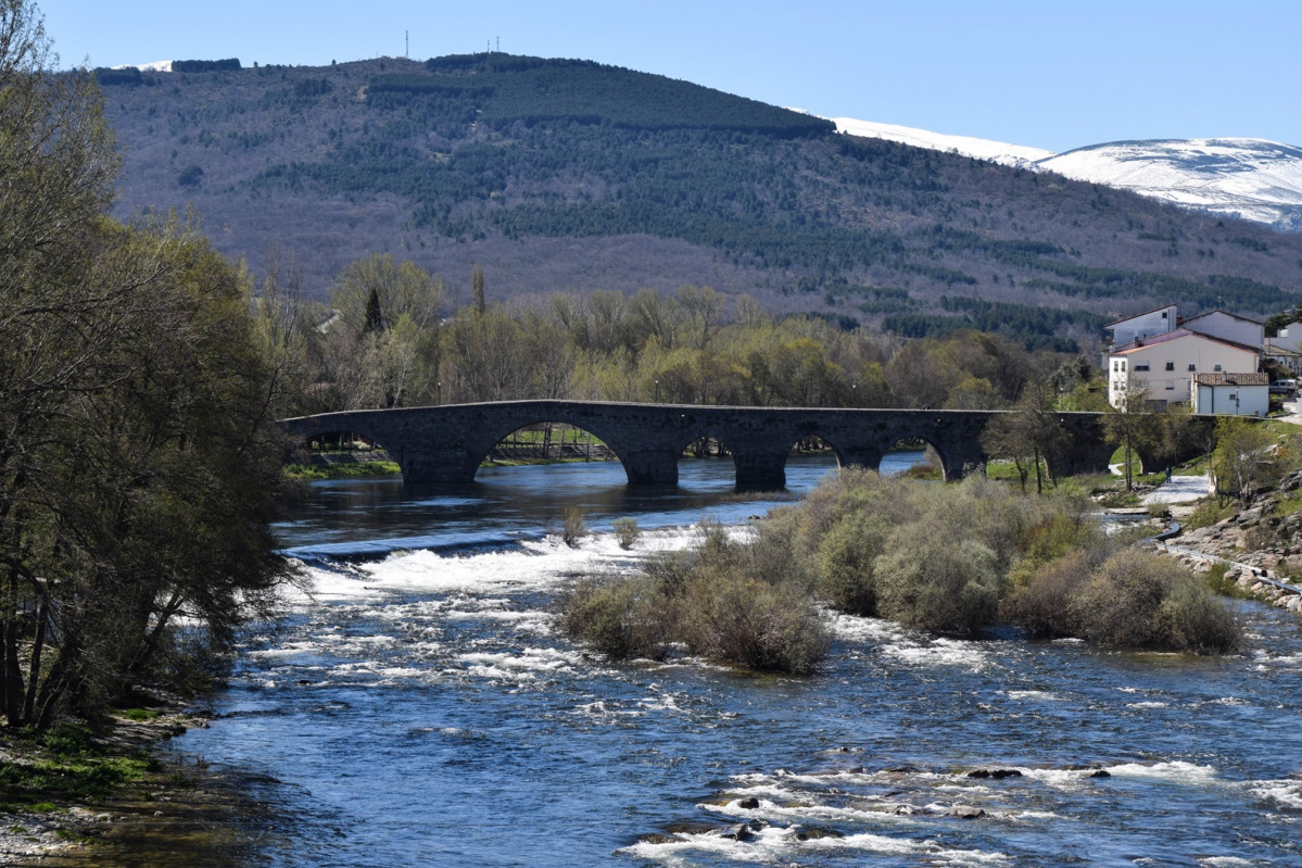 El rio Tormes a su paso por Barco