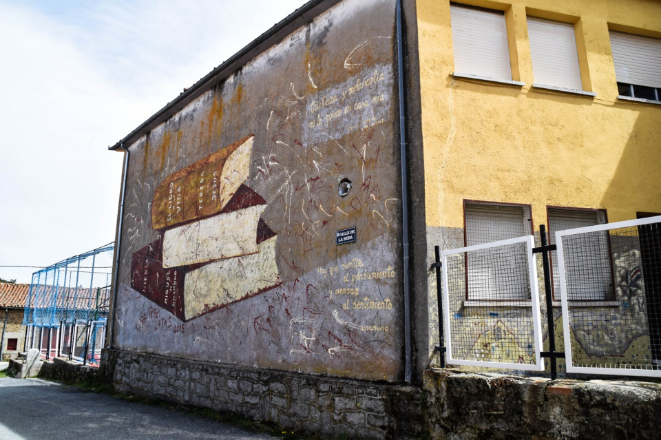 Mural en la calle de la Seda en Becedas