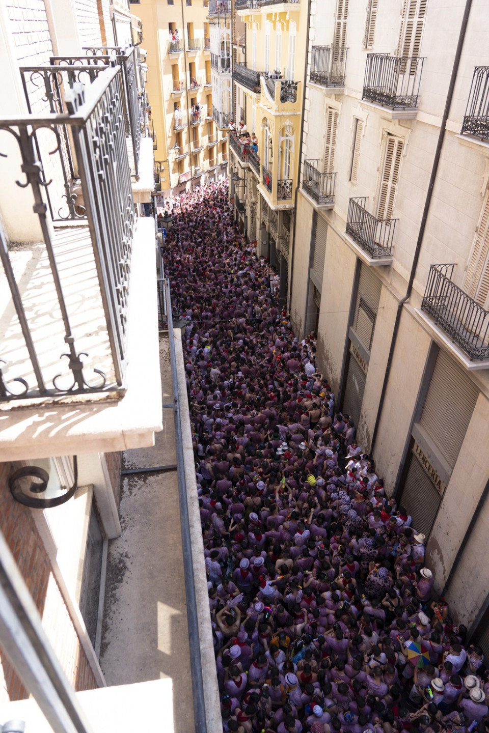 CALLE CONCURRIDA