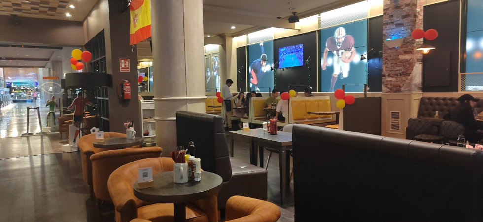 Champions Bar   local