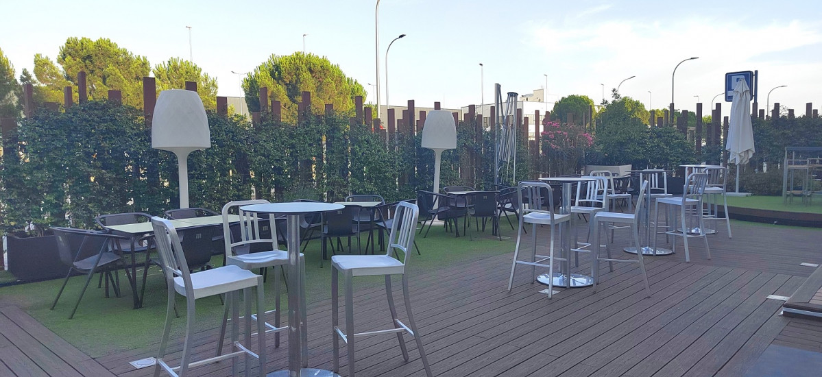 Terraza Champions Bar