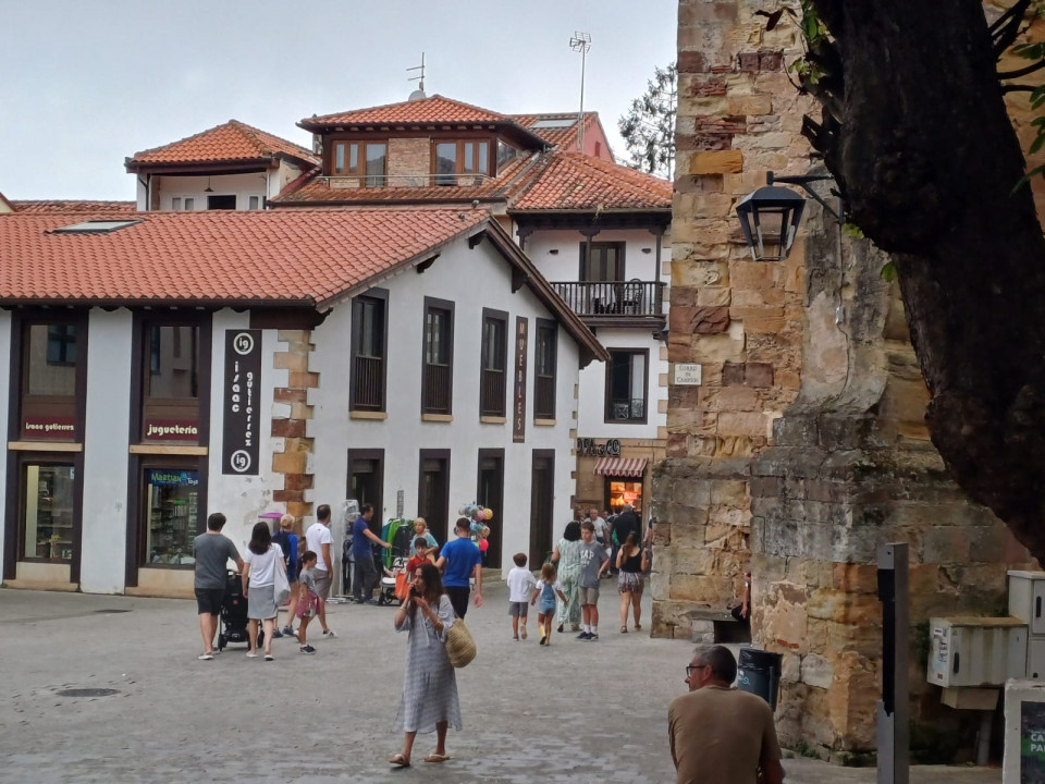 Plaza del Corro de Campíos   Comillas