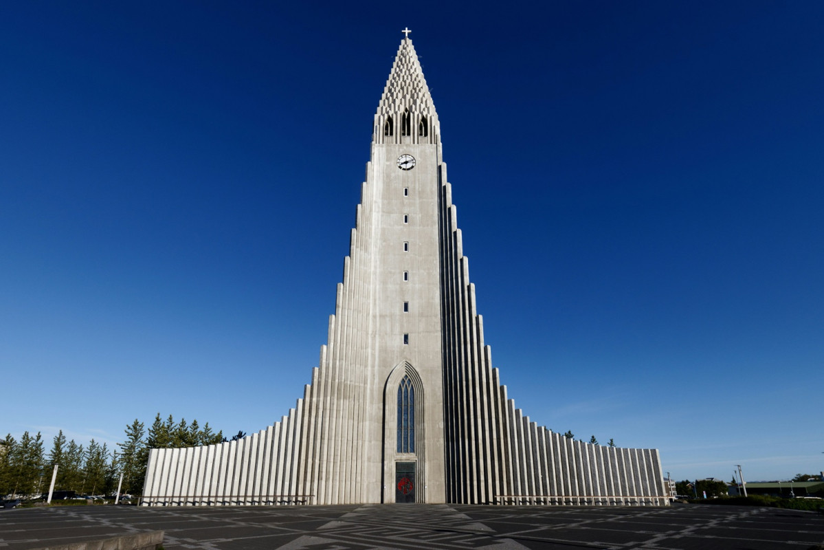 Iglesia de Hallgrímskirkja,Reikiavik, Islandia @ yves alarie, unsplash