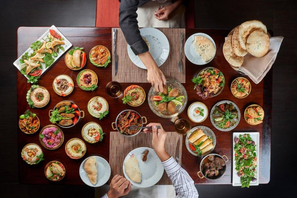 Compartir la cena con la Esfinge en tu jaima privada 2